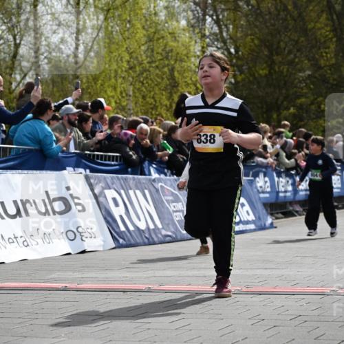 12.04.2026 - 45. Internationalen Wilhelmsburger Insellauf J. Mangold http://msf.ph/oto/9522223 12.04.2026 14:21:46 Ziel 657, 698, 678, 279, 960, 838, 234, 111, 66, 136, 729, 769, 646, 159, 1622, 317, 283, 134 meine-sportfotos.de