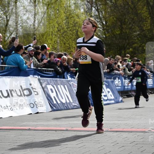 12.04.2026 - 45. Internationalen Wilhelmsburger Insellauf J. Mangold http://msf.ph/oto/9522224 12.04.2026 14:21:46 Ziel 657, 698, 678, 279, 960, 838, 234, 111, 66, 136, 729, 769, 646, 159, 1622, 317, 283, 134 meine-sportfotos.de