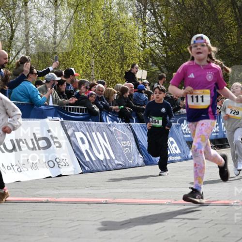 12.04.2026 - 45. Internationalen Wilhelmsburger Insellauf J. Mangold http://msf.ph/oto/9522232 12.04.2026 14:21:47 Ziel 960, 838, 234, 111, 66, 136, 729, 769, 646, 159, 1622, 317, 283, 134, 316, 792 meine-sportfotos.de