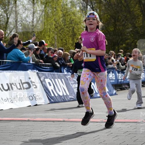 12.04.2026 - 45. Internationalen Wilhelmsburger Insellauf J. Mangold http://msf.ph/oto/9522235 12.04.2026 14:21:47 Ziel 960, 838, 234, 111, 66, 136, 729, 769, 646, 159, 1622, 317, 283, 134, 316, 792 meine-sportfotos.de