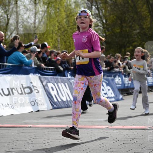12.04.2026 - 45. Internationalen Wilhelmsburger Insellauf J. Mangold http://msf.ph/oto/9522236 12.04.2026 14:21:47 Ziel 960, 838, 234, 111, 66, 136, 729, 769, 646, 159, 1622, 317, 283, 134, 316, 792 meine-sportfotos.de
