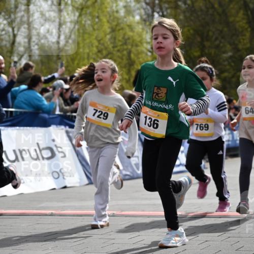 12.04.2026 - 45. Internationalen Wilhelmsburger Insellauf J. Mangold http://msf.ph/oto/9522247 12.04.2026 14:21:48 Ziel 960, 838, 234, 111, 66, 136, 729, 769, 646, 159, 1622, 317, 283, 134, 316, 792, 763 meine-sportfotos.de