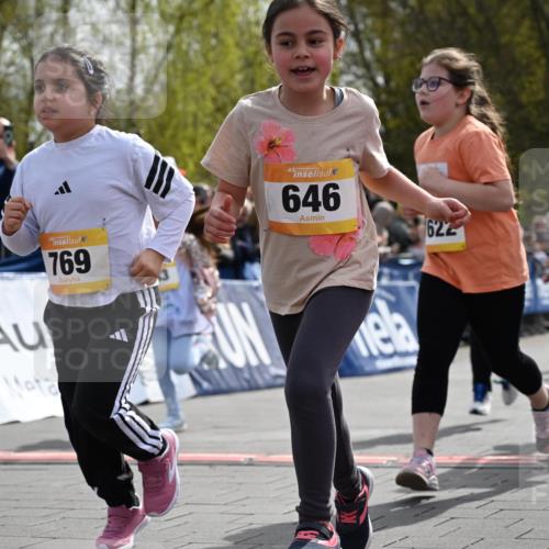 12.04.2026 - 45. Internationalen Wilhelmsburger Insellauf J. Mangold http://msf.ph/oto/9522258 12.04.2026 14:21:49 Ziel 838, 234, 111, 66, 136, 729, 769, 646, 159, 1622, 317, 283, 134, 316, 792, 763, 255, 65, 1617 meine-sportfotos.de