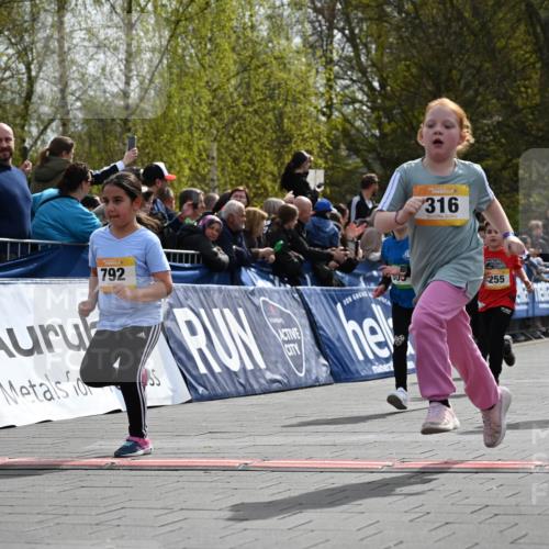 12.04.2026 - 45. Internationalen Wilhelmsburger Insellauf J. Mangold http://msf.ph/oto/9522267 12.04.2026 14:21:51 Ziel 66, 136, 729, 769, 646, 159, 1622, 317, 283, 134, 316, 792, 763, 255, 65, 1617, 969, 799, 974, 482 meine-sportfotos.de