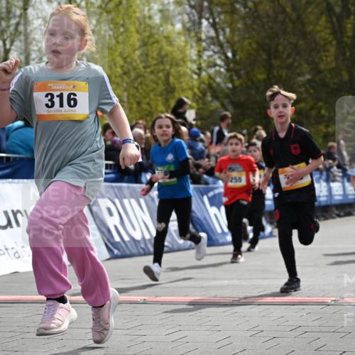 12.04.2026 - 45. Internationalen Wilhelmsburger Insellauf J. Mangold http://msf.ph/oto/9522275 12.04.2026 14:21:52 Ziel 136, 729, 769, 646, 159, 1622, 317, 283, 134, 316, 792, 763, 255, 65, 1617, 969, 799, 974, 482, 236 meine-sportfotos.de