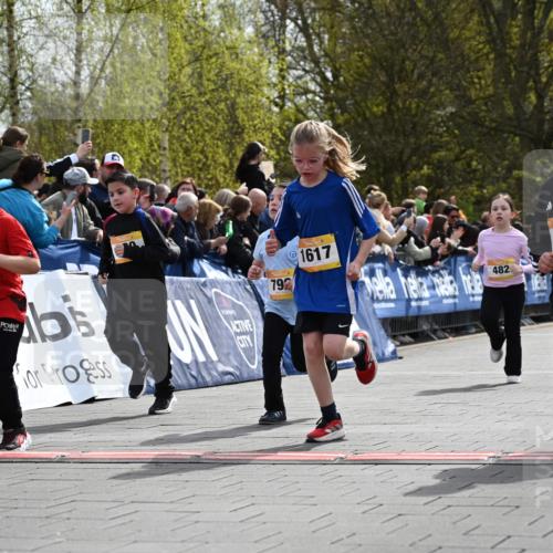 12.04.2026 - 45. Internationalen Wilhelmsburger Insellauf J. Mangold http://msf.ph/oto/9522288 12.04.2026 14:21:53 Ziel 1622, 317, 283, 134, 316, 792, 763, 255, 65, 1617, 969, 799, 974, 482, 236, 810, 488 meine-sportfotos.de