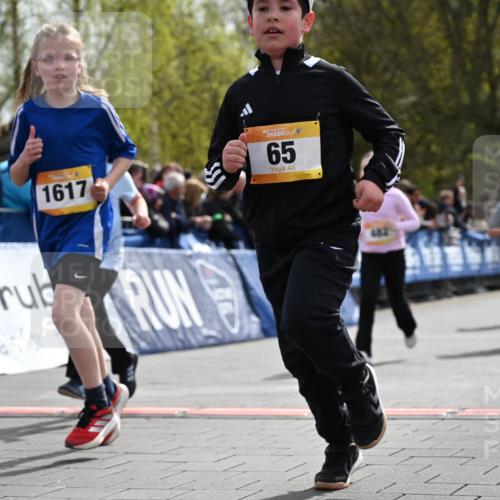 12.04.2026 - 45. Internationalen Wilhelmsburger Insellauf J. Mangold http://msf.ph/oto/9522293 12.04.2026 14:21:54 Ziel 134, 316, 792, 763, 255, 65, 1617, 969, 799, 974, 482, 236, 810, 488, 814 meine-sportfotos.de