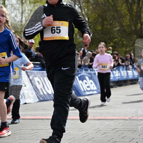 12.04.2026 - 45. Internationalen Wilhelmsburger Insellauf J. Mangold http://msf.ph/oto/9522295 12.04.2026 14:21:54 Ziel 134, 316, 792, 763, 255, 65, 1617, 969, 799, 974, 482, 236, 810, 488, 814 meine-sportfotos.de