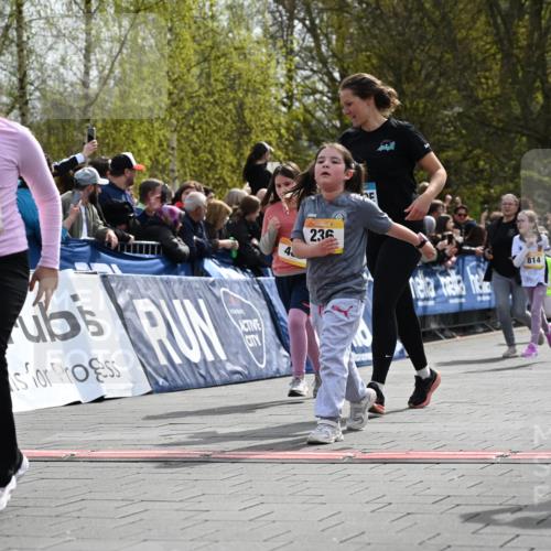 12.04.2026 - 45. Internationalen Wilhelmsburger Insellauf J. Mangold http://msf.ph/oto/9522303 12.04.2026 14:21:56 Ziel 763, 255, 65, 1617, 969, 799, 974, 482, 236, 810, 488, 814, 95, 409, 595 meine-sportfotos.de