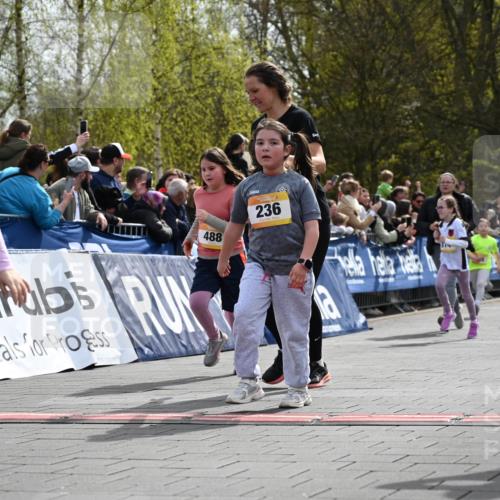 12.04.2026 - 45. Internationalen Wilhelmsburger Insellauf J. Mangold http://msf.ph/oto/9522306 12.04.2026 14:21:57 Ziel 255, 65, 1617, 969, 799, 974, 482, 236, 810, 488, 814, 95, 409, 595, 673 meine-sportfotos.de