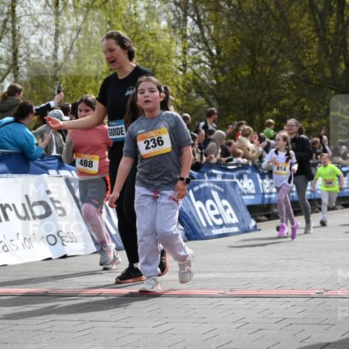 12.04.2026 - 45. Internationalen Wilhelmsburger Insellauf J. Mangold http://msf.ph/oto/9522310 12.04.2026 14:21:57 Ziel 255, 65, 1617, 969, 799, 974, 482, 236, 810, 488, 814, 95, 409, 595, 673 meine-sportfotos.de
