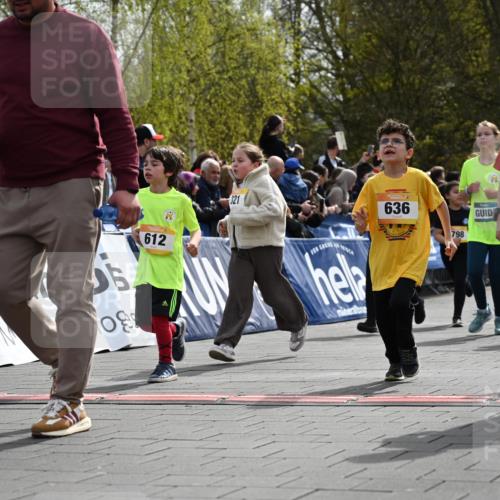 12.04.2026 - 45. Internationalen Wilhelmsburger Insellauf J. Mangold http://msf.ph/oto/9522331 12.04.2026 14:22:05 Ziel 673, 924, 824, 227, 636, 612, 321, 695, 798, 971, 807, 685 meine-sportfotos.de