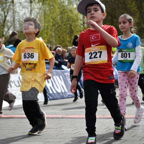 12.04.2026 - 45. Internationalen Wilhelmsburger Insellauf J. Mangold http://msf.ph/oto/9522342 12.04.2026 14:22:06 Ziel 924, 824, 227, 636, 612, 321, 695, 798, 971, 807, 685 meine-sportfotos.de