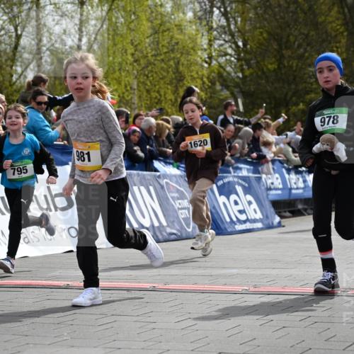 12.04.2026 - 45. Internationalen Wilhelmsburger Insellauf J. Mangold http://msf.ph/oto/9522350 12.04.2026 14:22:17 Ziel 1615, 289, 668, 926, 981, 1620, 414, 805, 272, 124 meine-sportfotos.de
