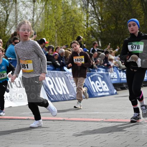 12.04.2026 - 45. Internationalen Wilhelmsburger Insellauf J. Mangold http://msf.ph/oto/9522351 12.04.2026 14:22:17 Ziel 1615, 289, 668, 926, 981, 1620, 414, 805, 272, 124 meine-sportfotos.de