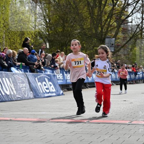 12.04.2026 - 45. Internationalen Wilhelmsburger Insellauf J. Mangold http://msf.ph/oto/9522367 12.04.2026 14:22:22 Ziel 805, 272, 124, 731, 739, 580, 835 meine-sportfotos.de