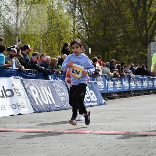 12.04.2026 - 45. Internationalen Wilhelmsburger Insellauf J. Mangold http://msf.ph/oto/9522377 12.04.2026 14:22:26 Ziel 731, 739, 580, 835, 752, 761, 559, 315, 973 meine-sportfotos.de