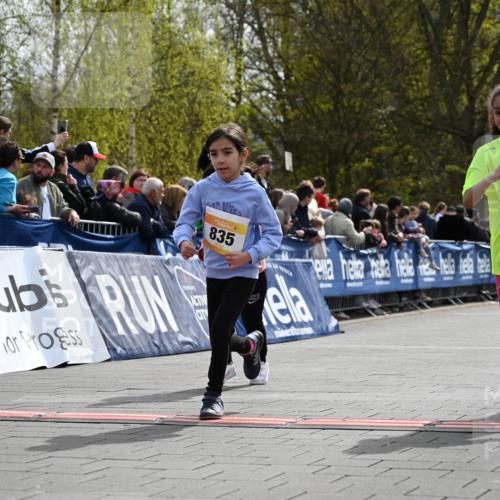 12.04.2026 - 45. Internationalen Wilhelmsburger Insellauf J. Mangold http://msf.ph/oto/9522378 12.04.2026 14:22:26 Ziel 731, 739, 580, 835, 752, 761, 559, 315, 973 meine-sportfotos.de
