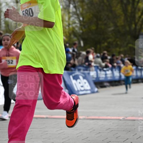 12.04.2026 - 45. Internationalen Wilhelmsburger Insellauf J. Mangold http://msf.ph/oto/9522386 12.04.2026 14:22:27 Ziel 580, 835, 752, 761, 559, 315, 973 meine-sportfotos.de