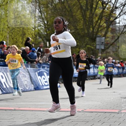 12.04.2026 - 45. Internationalen Wilhelmsburger Insellauf J. Mangold http://msf.ph/oto/9522390 12.04.2026 14:22:29 Ziel 580, 835, 752, 761, 559, 315, 973, 555, 1629, 56 meine-sportfotos.de