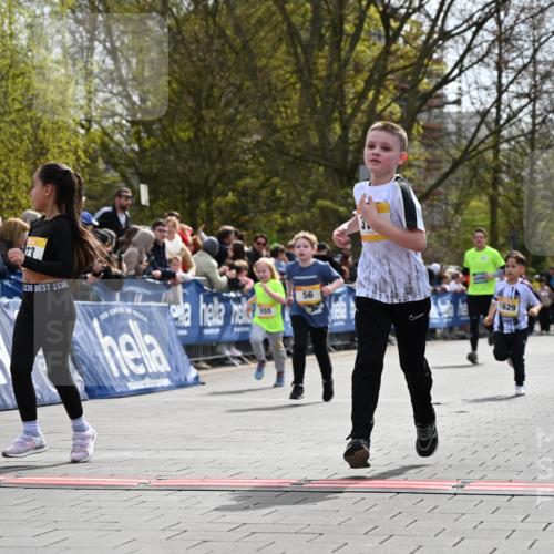12.04.2026 - 45. Internationalen Wilhelmsburger Insellauf J. Mangold http://msf.ph/oto/9522396 12.04.2026 14:22:30 Ziel 580, 835, 752, 761, 559, 315, 973, 555, 1629, 56 meine-sportfotos.de