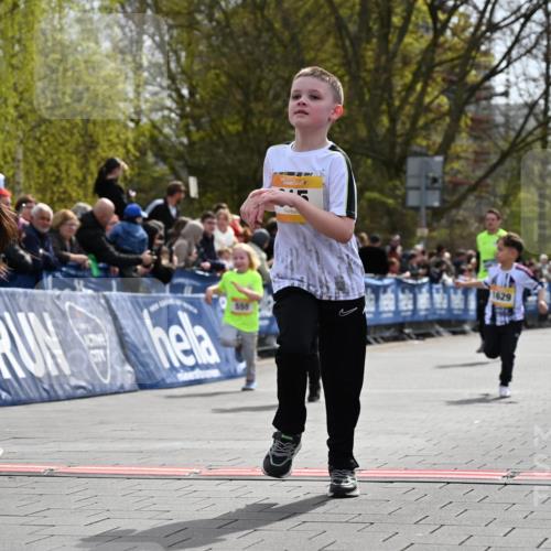 12.04.2026 - 45. Internationalen Wilhelmsburger Insellauf J. Mangold http://msf.ph/oto/9522403 12.04.2026 14:22:31 Ziel 752, 761, 559, 315, 973, 555, 1629, 56 meine-sportfotos.de