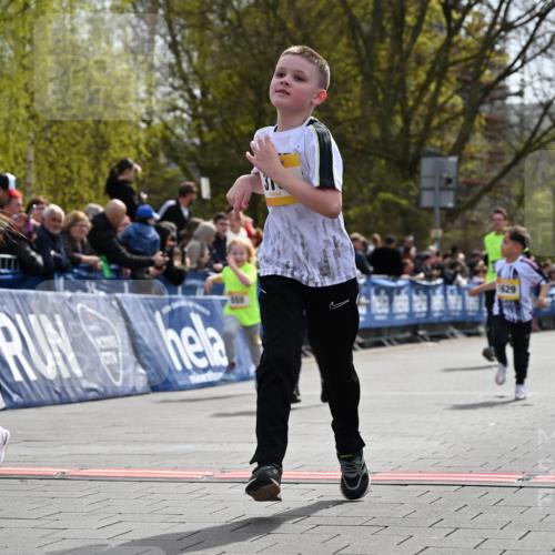 12.04.2026 - 45. Internationalen Wilhelmsburger Insellauf J. Mangold http://msf.ph/oto/9522404 12.04.2026 14:22:31 Ziel 752, 761, 559, 315, 973, 555, 1629, 56 meine-sportfotos.de