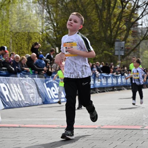 12.04.2026 - 45. Internationalen Wilhelmsburger Insellauf J. Mangold http://msf.ph/oto/9522405 12.04.2026 14:22:31 Ziel 752, 761, 559, 315, 973, 555, 1629, 56 meine-sportfotos.de