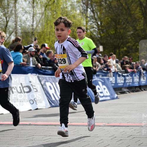 12.04.2026 - 45. Internationalen Wilhelmsburger Insellauf J. Mangold http://msf.ph/oto/9522407 12.04.2026 14:22:34 Ziel 315, 973, 555, 1629, 56, 670 meine-sportfotos.de