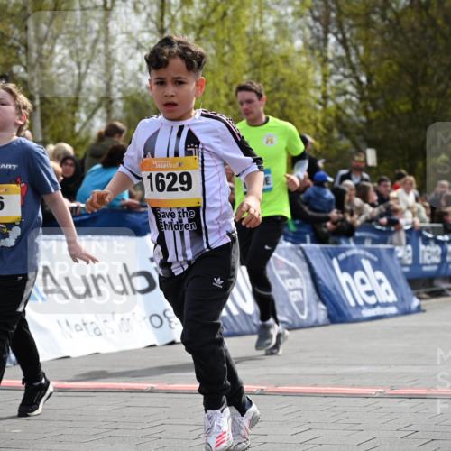 12.04.2026 - 45. Internationalen Wilhelmsburger Insellauf J. Mangold http://msf.ph/oto/9522410 12.04.2026 14:22:34 Ziel 315, 973, 555, 1629, 56, 670 meine-sportfotos.de