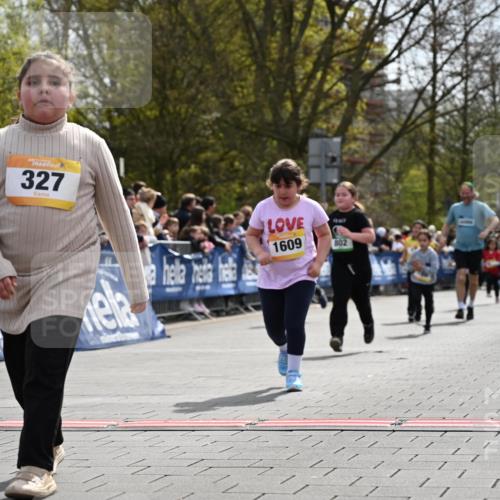 12.04.2026 - 45. Internationalen Wilhelmsburger Insellauf J. Mangold http://msf.ph/oto/9522433 12.04.2026 14:22:43 Ziel 327, 1609, 780 meine-sportfotos.de