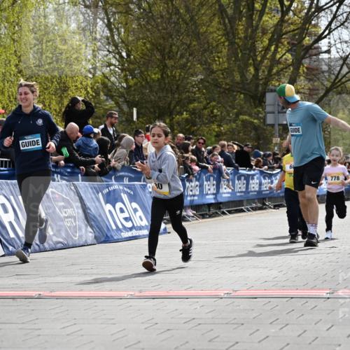 12.04.2026 - 45. Internationalen Wilhelmsburger Insellauf J. Mangold http://msf.ph/oto/9522443 12.04.2026 14:22:46 Ziel 1609, 780, 743, 778, 779 meine-sportfotos.de