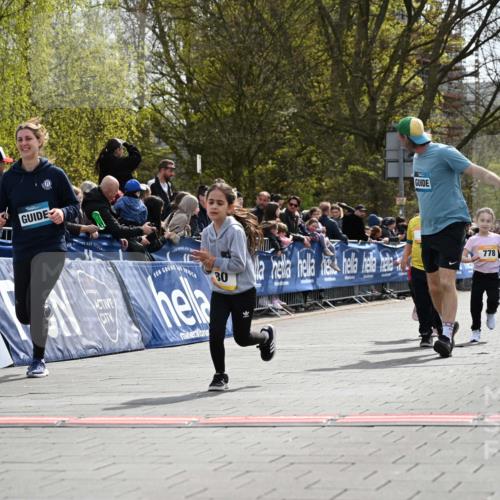 12.04.2026 - 45. Internationalen Wilhelmsburger Insellauf J. Mangold http://msf.ph/oto/9522444 12.04.2026 14:22:46 Ziel 1609, 780, 743, 778, 779 meine-sportfotos.de