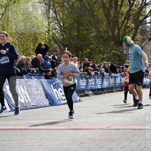 12.04.2026 - 45. Internationalen Wilhelmsburger Insellauf J. Mangold http://msf.ph/oto/9522446 12.04.2026 14:22:47 Ziel 1609, 780, 743, 778, 779, 68 meine-sportfotos.de