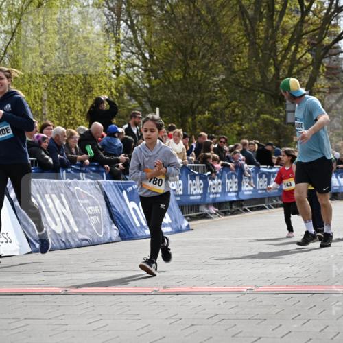 12.04.2026 - 45. Internationalen Wilhelmsburger Insellauf J. Mangold http://msf.ph/oto/9522447 12.04.2026 14:22:47 Ziel 1609, 780, 743, 778, 779, 68 meine-sportfotos.de