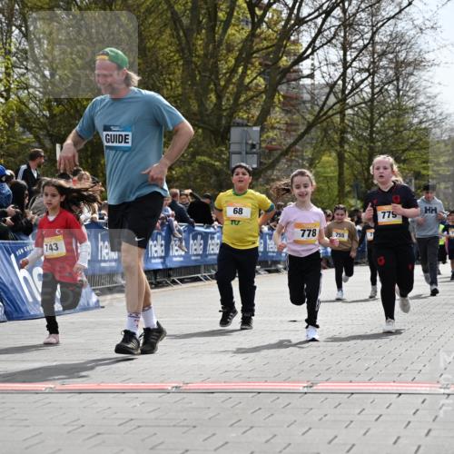 12.04.2026 - 45. Internationalen Wilhelmsburger Insellauf J. Mangold http://msf.ph/oto/9522450 12.04.2026 14:22:48 Ziel 1609, 780, 743, 778, 779, 68, 757, 755 meine-sportfotos.de