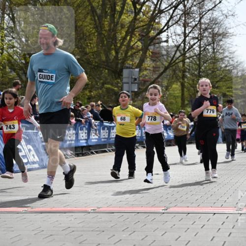 12.04.2026 - 45. Internationalen Wilhelmsburger Insellauf J. Mangold http://msf.ph/oto/9522452 12.04.2026 14:22:48 Ziel 1609, 780, 743, 778, 779, 68, 757, 755 meine-sportfotos.de