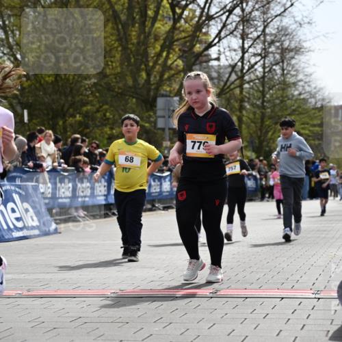 12.04.2026 - 45. Internationalen Wilhelmsburger Insellauf J. Mangold http://msf.ph/oto/9522466 12.04.2026 14:22:49 Ziel 780, 743, 778, 779, 68, 757, 755 meine-sportfotos.de