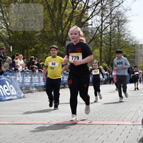 12.04.2026 - 45. Internationalen Wilhelmsburger Insellauf J. Mangold http://msf.ph/oto/9522468 12.04.2026 14:22:50 Ziel 780, 743, 778, 779, 68, 757, 755, 765 meine-sportfotos.de