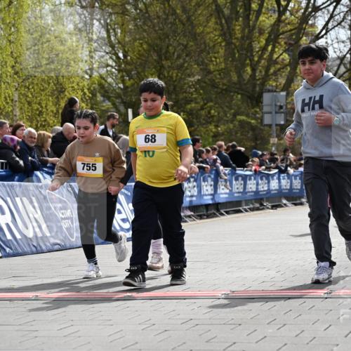 12.04.2026 - 45. Internationalen Wilhelmsburger Insellauf J. Mangold http://msf.ph/oto/9522478 12.04.2026 14:22:51 Ziel 780, 743, 778, 779, 68, 757, 755, 765, 569 meine-sportfotos.de