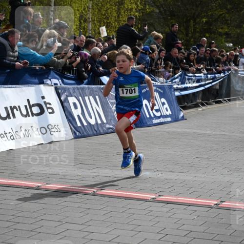 12.04.2026 - 45. Internationalen Wilhelmsburger Insellauf J. Mangold http://msf.ph/oto/9522483 12.04.2026 14:33:20 Ziel 1701 meine-sportfotos.de