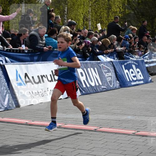 12.04.2026 - 45. Internationalen Wilhelmsburger Insellauf J. Mangold http://msf.ph/oto/9522487 12.04.2026 14:33:20 Ziel 1701 meine-sportfotos.de