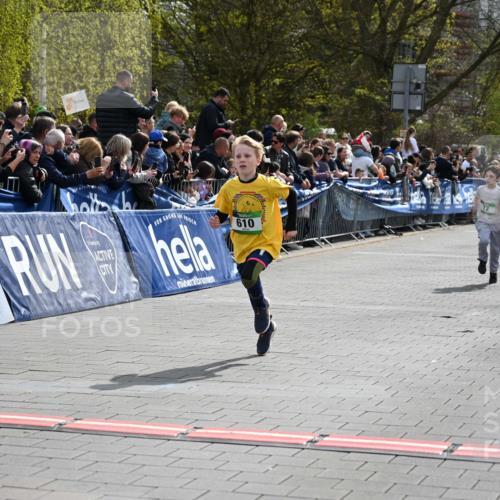 12.04.2026 - 45. Internationalen Wilhelmsburger Insellauf J. Mangold http://msf.ph/oto/9522497 12.04.2026 14:33:40 Ziel 610, 72 meine-sportfotos.de