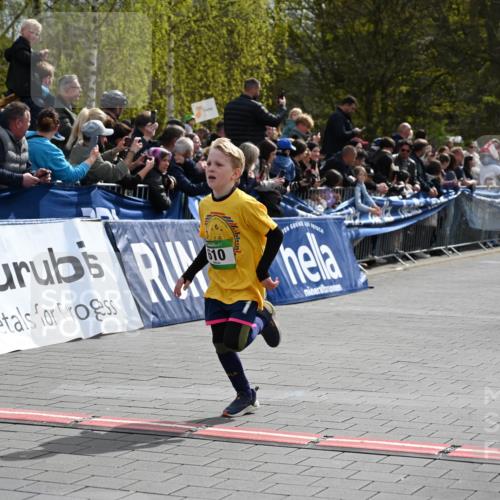 12.04.2026 - 45. Internationalen Wilhelmsburger Insellauf J. Mangold http://msf.ph/oto/9522500 12.04.2026 14:33:41 Ziel 610, 72, 671 meine-sportfotos.de