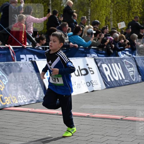 12.04.2026 - 45. Internationalen Wilhelmsburger Insellauf J. Mangold http://msf.ph/oto/9522527 12.04.2026 14:33:46 Ziel 72, 671, 457, 1714 meine-sportfotos.de