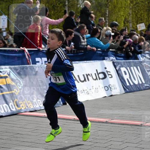 12.04.2026 - 45. Internationalen Wilhelmsburger Insellauf J. Mangold http://msf.ph/oto/9522528 12.04.2026 14:33:46 Ziel 72, 671, 457, 1714 meine-sportfotos.de