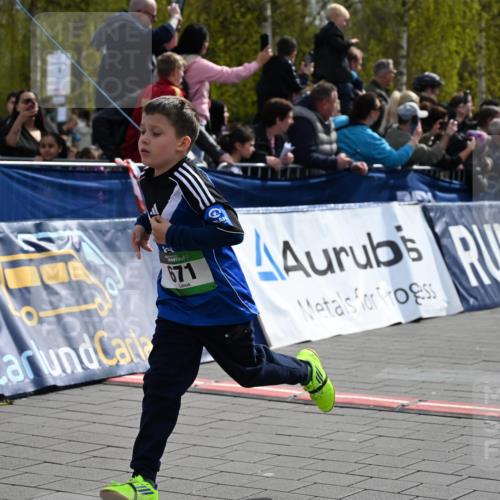 12.04.2026 - 45. Internationalen Wilhelmsburger Insellauf J. Mangold http://msf.ph/oto/9522529 12.04.2026 14:33:46 Ziel 72, 671, 457, 1714 meine-sportfotos.de