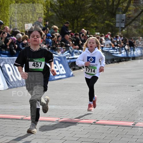 12.04.2026 - 45. Internationalen Wilhelmsburger Insellauf J. Mangold http://msf.ph/oto/9522538 12.04.2026 14:33:49 Ziel 671, 457, 1714 meine-sportfotos.de