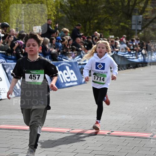 12.04.2026 - 45. Internationalen Wilhelmsburger Insellauf J. Mangold http://msf.ph/oto/9522539 12.04.2026 14:33:49 Ziel 671, 457, 1714 meine-sportfotos.de