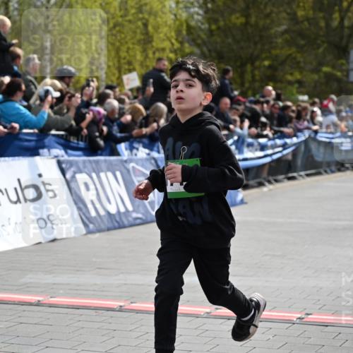12.04.2026 - 45. Internationalen Wilhelmsburger Insellauf J. Mangold http://msf.ph/oto/9522548 12.04.2026 14:33:55 Ziel 1716, 1704 meine-sportfotos.de